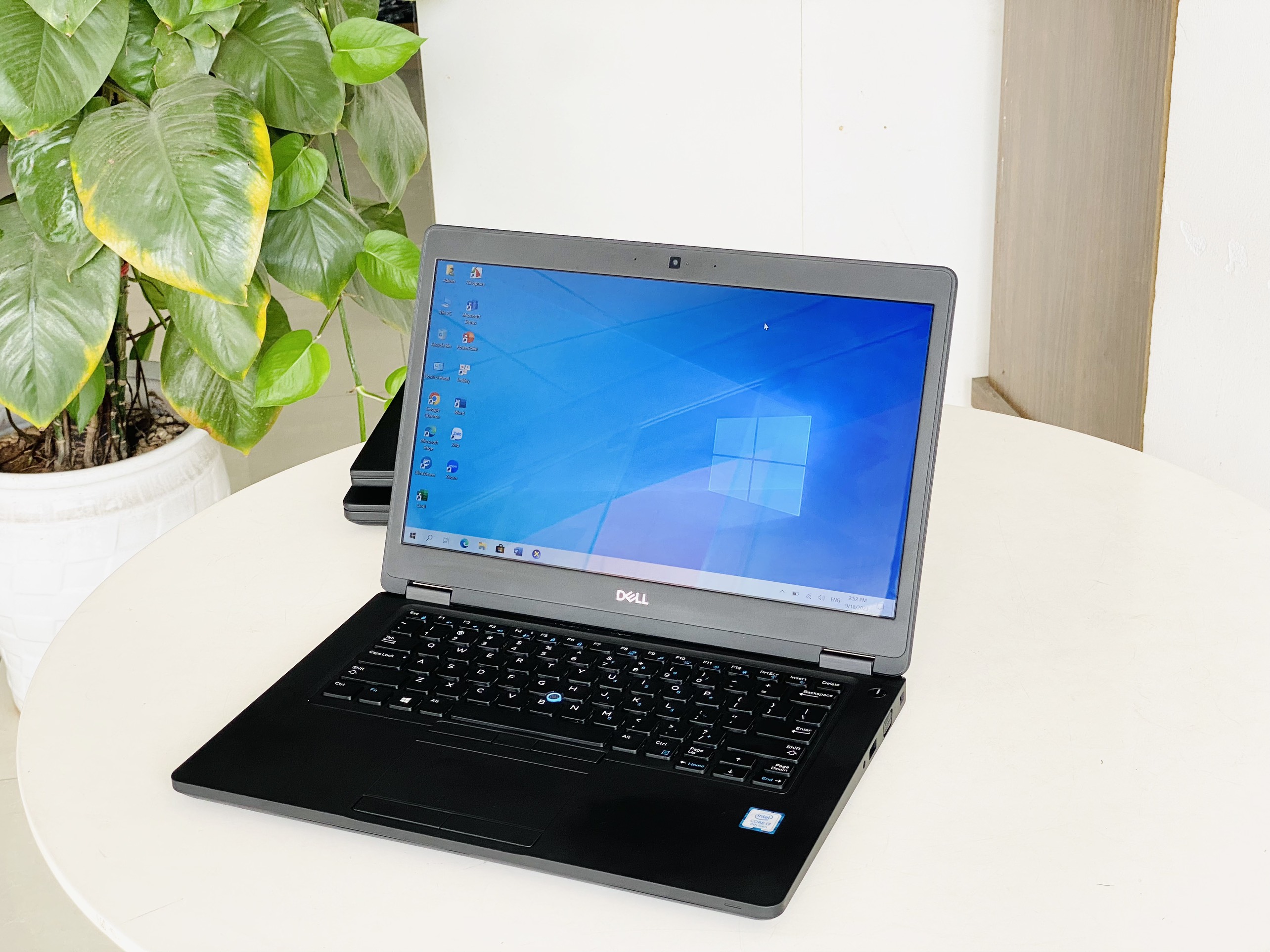 Dell E5490 Core i7-8650U / RAM 8GB / SSD 256GB / Màn 14.0 inch FHD